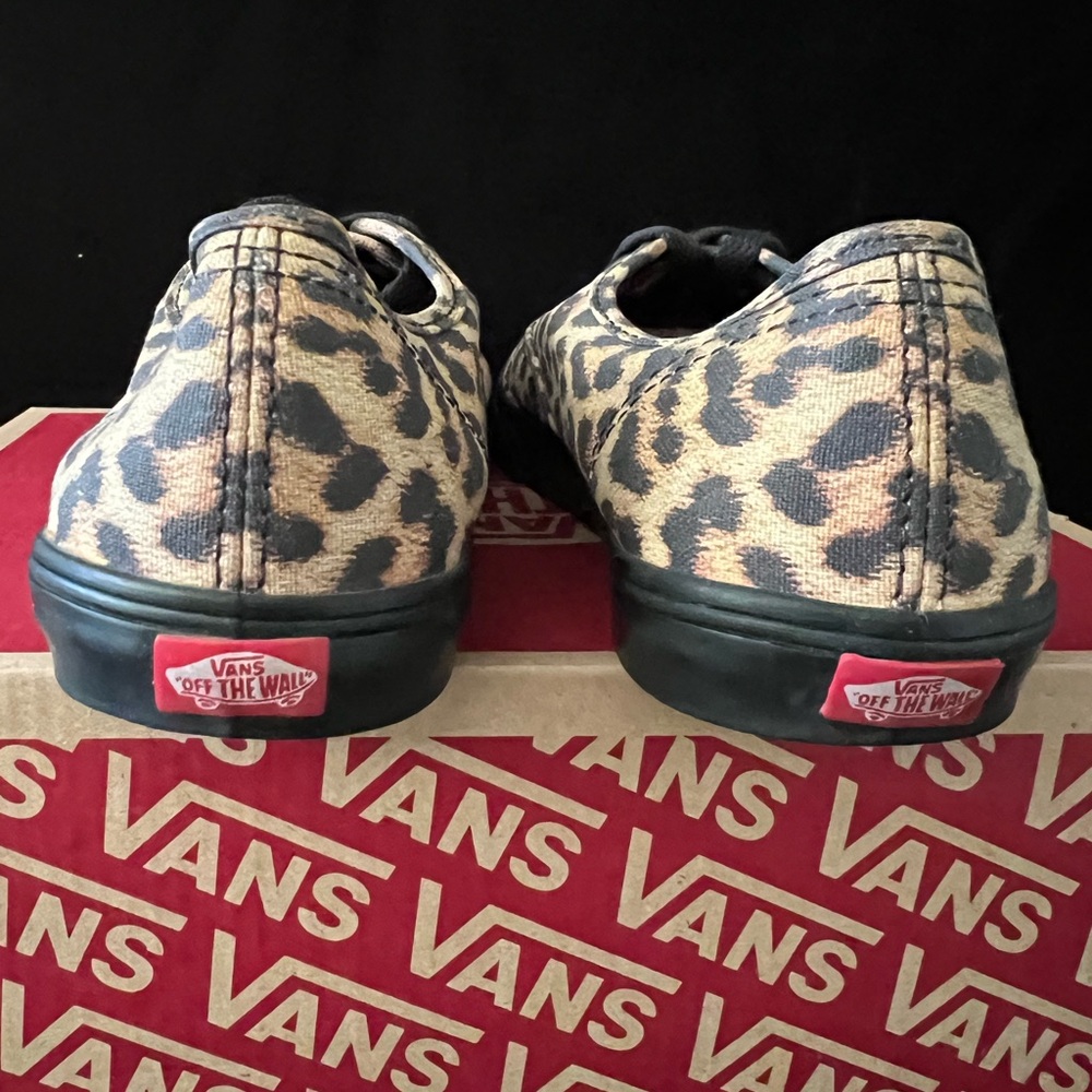 Vans - Picture 6 of 7